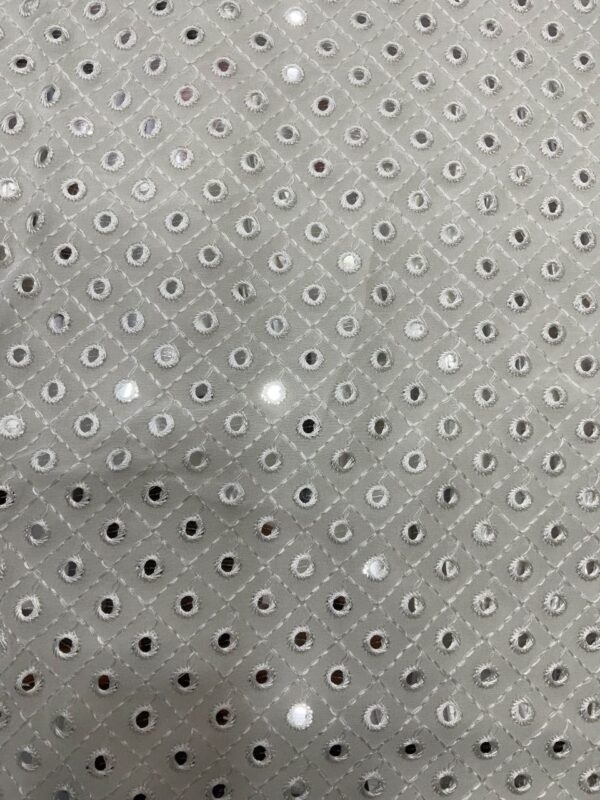 526 5